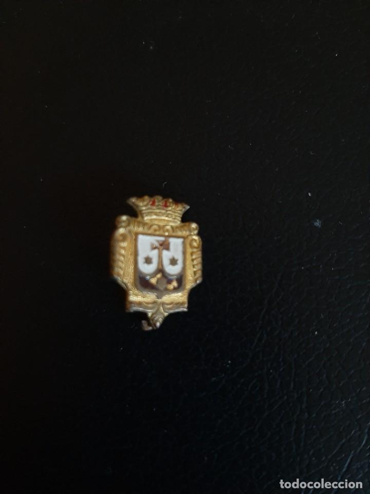 Pin imperdible religioso