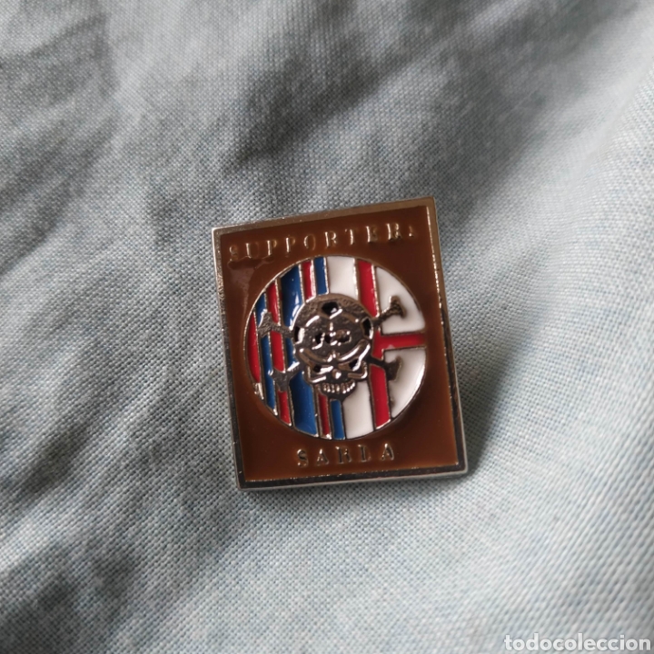 Pin's de collection: PIN FC Barcelona Bar&ccedil;a supporters hooligans fan club Sarda calavera badge