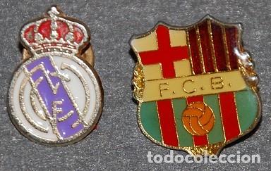 Pins e Spille di collezione: LOTE DE 2 PINS FC BARCELONA REAL MADRID A&Ntilde;OS 80