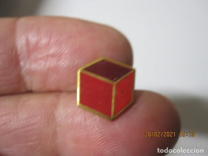 Pin's de collection: pin o pins de cubo de colores