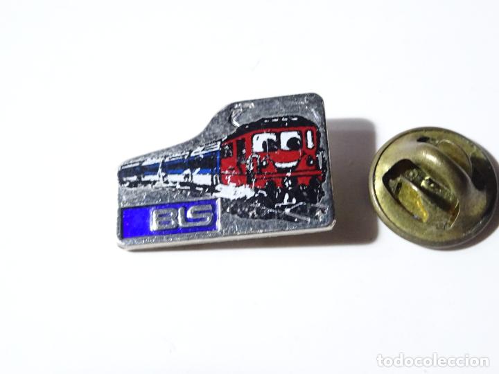 Pins e Spille di collezione: PIN DE TRENES FERROCARRILES. SUIZA. TREN LOCOMOTORA BIS