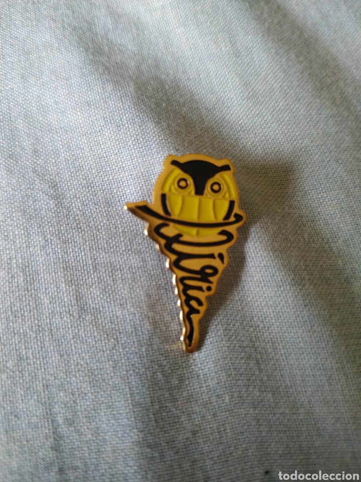 Collection pins: Pin equipo de baloncesto basket Ll&iacute;ria