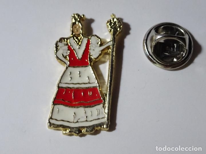 Pins de colecci&oacute;n: PIN DE TURISMO. MUJER ROMERA ROMER&Iacute;A EL ROC&Iacute;O