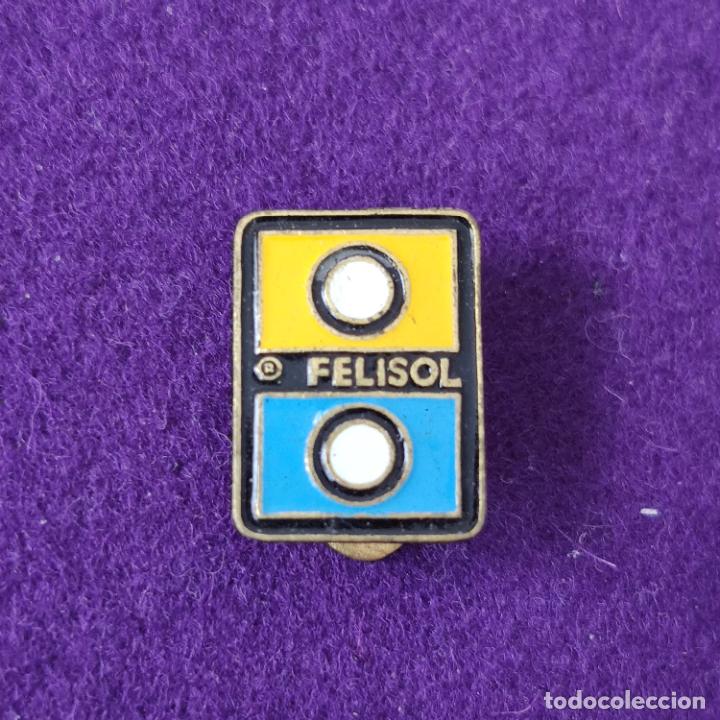 Pins e Spille di collezione: INSIGNIA PUBLICITARIA DE OJAL. FELISOL. PIN PINS. A&Ntilde;OS 50-60.