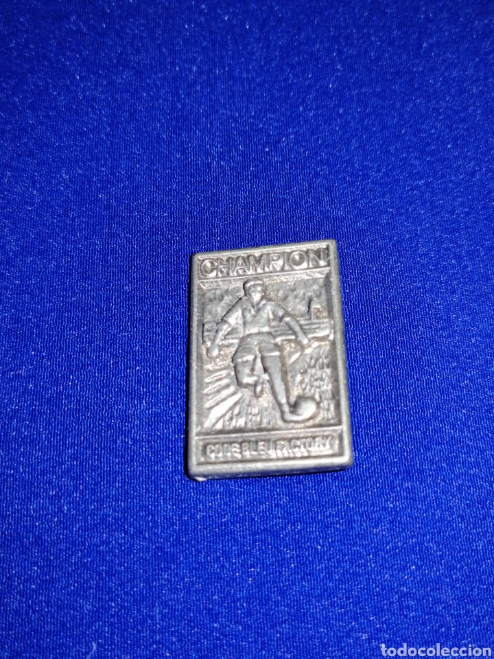 Collection pins: CODE BLUE (JEANS VAQUEROS) FACTORY CHAMPION FUTBOL INSIGNIA DE ALFILER