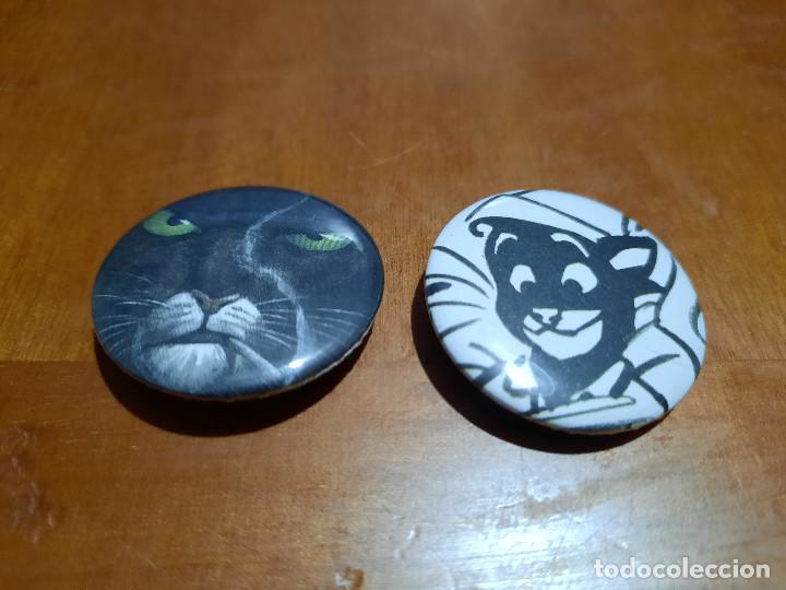 Pins de cole&ccedil;&atilde;o: BLACKSAD. 2 CHAPA-PIN. 0,31 CM. DE DI&Aacute;METRO. PARTE DE ATR&Aacute;S MET&Aacute;LICA. BUEN ESTADO. DIFICIL