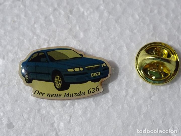 Pins e Spille di collezione: PIN DE COCHES MOTOS. COCHE MAZDA 626
