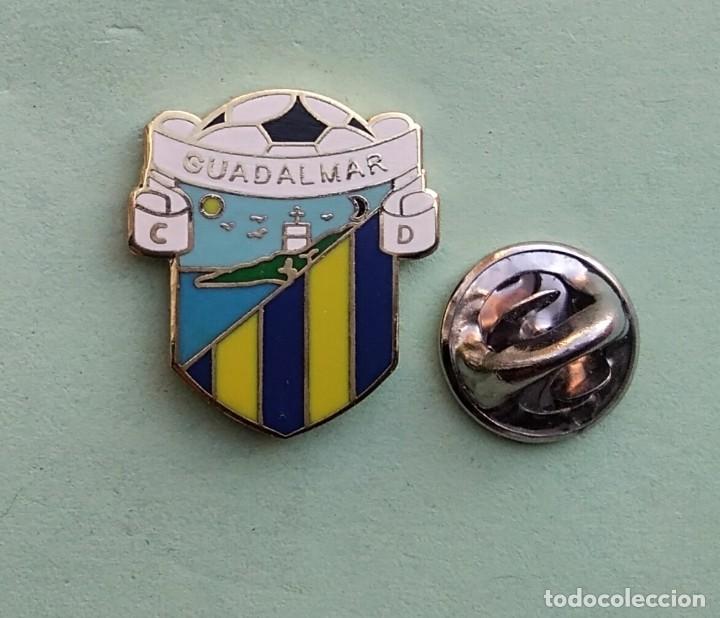 Pins de cole&ccedil;&atilde;o: PIN FUTBOL - ESMALTE - ESCUDO EQUIPO FUTBOL - C.D. GUADALMAR - MALAGA