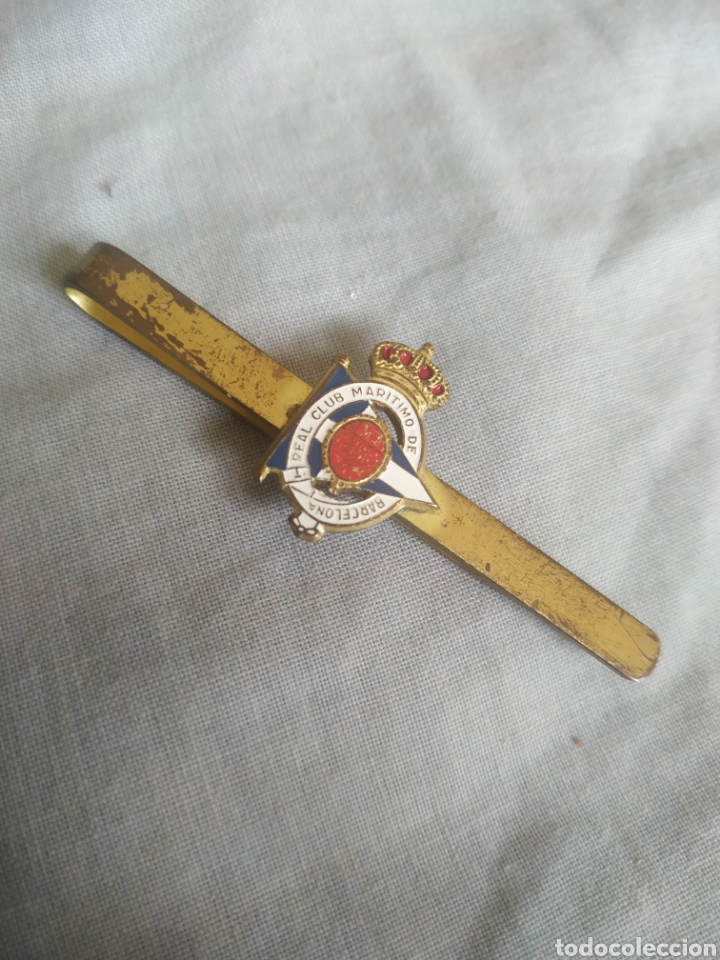 Pin's de collection: Pasa corbatas aguja de corbatas del Real Club Mar&iacute;timo de Barcelona antiguo. No pin