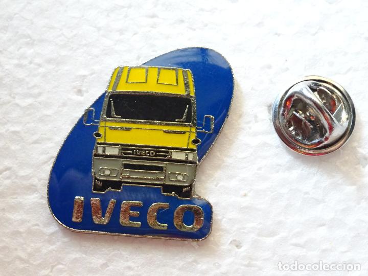 Pins de cole&ccedil;&atilde;o: PIN DE COCHES MOTOS. COCHE FURGONETAS IVECO
