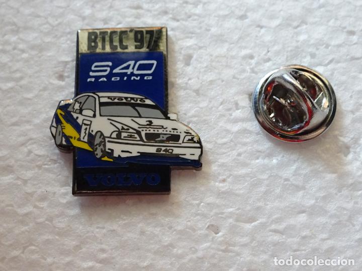 Pins de colecci&oacute;n: PIN DE COCHES MOTOS. COCHE VOLVO S40 RACING BTCC 1997 CAMPEONATO BRIT&Aacute;NICO TURISMOS