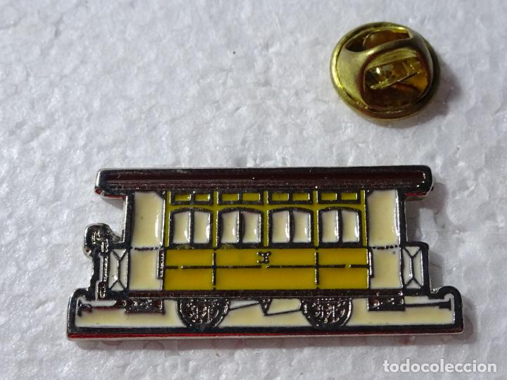 Sammlung von Pins: PIN DE TRENES FERROCARRILES. ESPA&Ntilde;A. TRANV&Iacute;AS DE BARCELONA ?