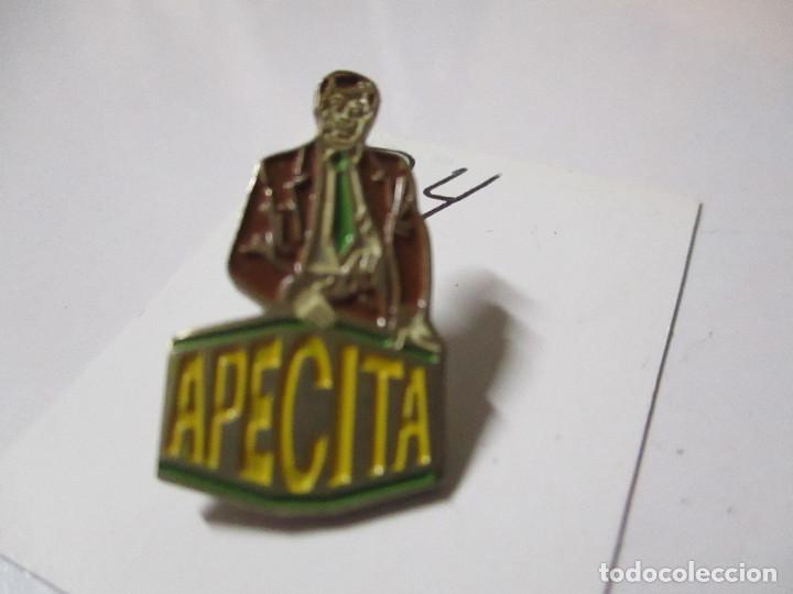 Sammlung von Pins: pins de coleccion APECITA