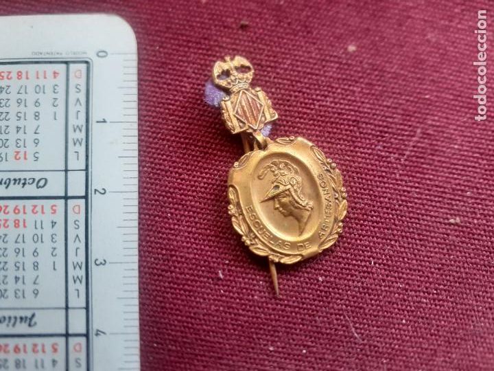 Pins de colecci&oacute;n: Valencia. Insignia antigua. Escuelas de Artesanos