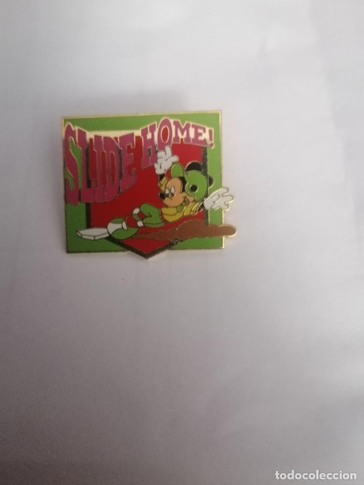 Pins de colecci&oacute;n: Pin Mickey Mouse Beisbol en esmalte alta calidad color verde