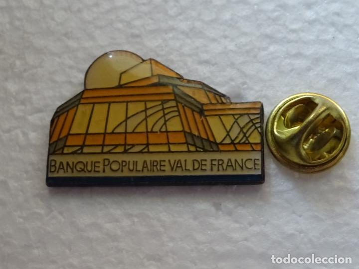 Pin's de collection: PIN DE BANCOS CAJAS DE AHORRO. BANCO PUPULAR VALLE DE FRANCIA