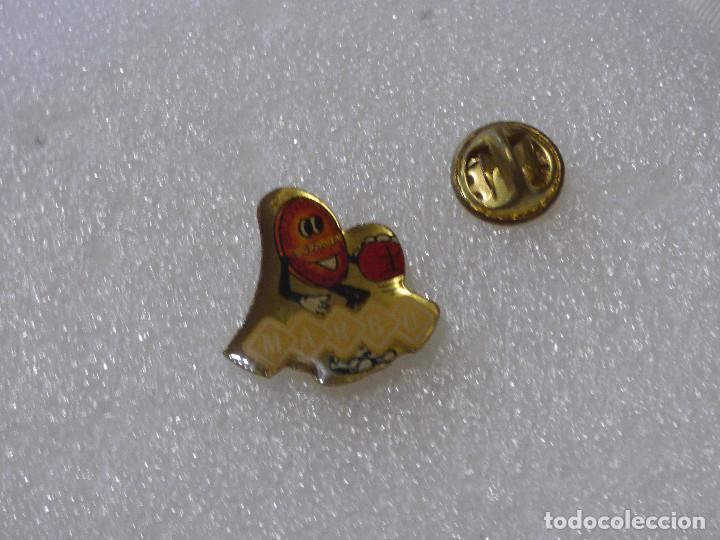 Collection pins: Pins.