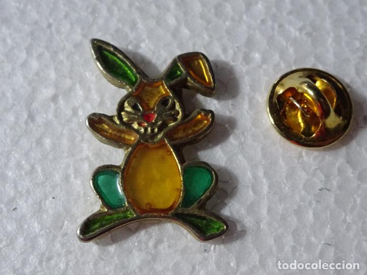 Pins de colecci&oacute;n: PIN CONEJO MULTICOLOR - Foto 1