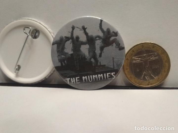 Collection pins: CHAPA BOTON ALFILER PIN O IMAN THE MUMMIES 38mm PEPETO