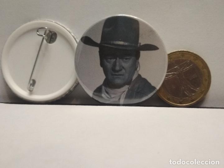 Collection pins: CHAPA BOTON ALFILER PIN O IMAN JOHN WAYNE 38mm PEPETO