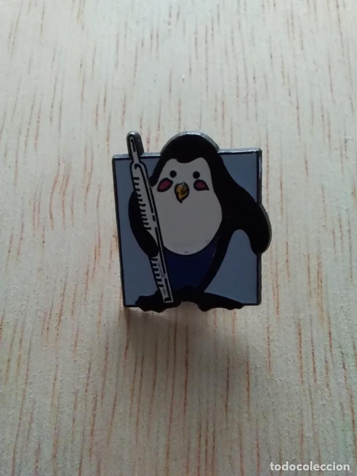Pins de colecci&oacute;n: PIN PINGUINO CON TERMOMETRO - Foto 1