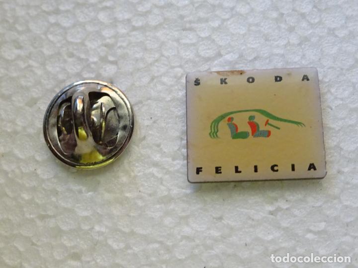 Sammlung von Pins: PIN DE COCHES MOTOS. COCHE SKODA FELICIA