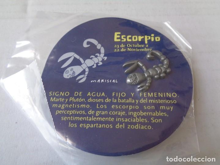 Pins de colecci&oacute;n: ANTIGUO PIN SIGNO DEL ZODIACO HOROSCOPO - ESCORPIO DISE&Ntilde;ADO X MARISCAL A&Ntilde;OS 90 EN SU BOLSA ORIGINAL