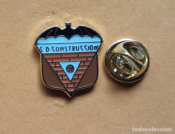 Pins de colecci&oacute;n: PIN FUTBOL - ESMALTE - C.D. CONSTRUCCION - DESAPARECIDO - CASTELLON