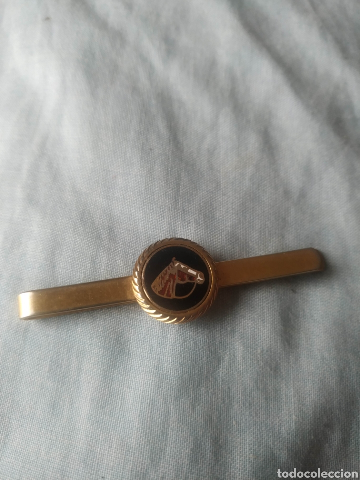 Pin's de collection: Aguja de corbata pasa corbatas horse esmaltado badge ( no pin)