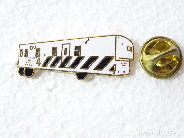 Pin's de collection: PIN DE TRENES FERROCARRILES. CANAD&Aacute; ESTADOS UNIDOS. VAG&Oacute;N CANADIAN NATIONAL RAILWAYS