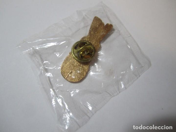 Pins de colecci&oacute;n: pin cal&ccedil;ot valls - Foto 2