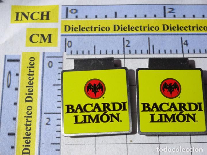 Pins de cole&ccedil;&atilde;o: 2 MARCAP&Aacute;GINAS DE METAL DE BEBIDAS. BACARDI LIM&Oacute;N