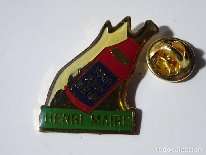 Collection pins: PIN DE BEBIDAS. BOTELLA HENRI MAIRE RAID JURA MT BLANC