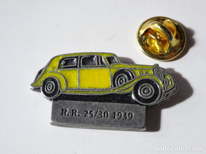 Collection pins: PIN DE COCHES MOTOS. COCHE ROLLS ROYCE 25/30 1939 AMARILLO