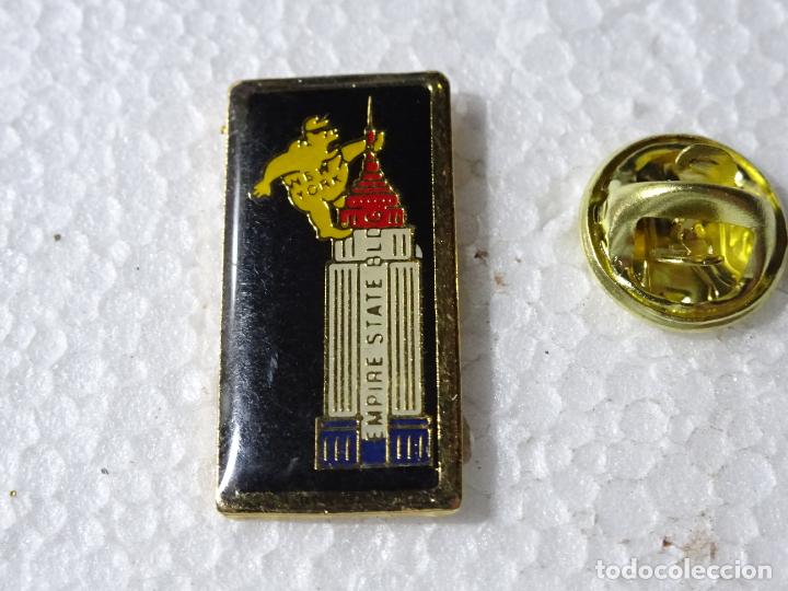 Pins de colecci&oacute;n: PIN TIPO KING KONG. RASCACIELOS EMPIRE STATE BUILDING. BLOG