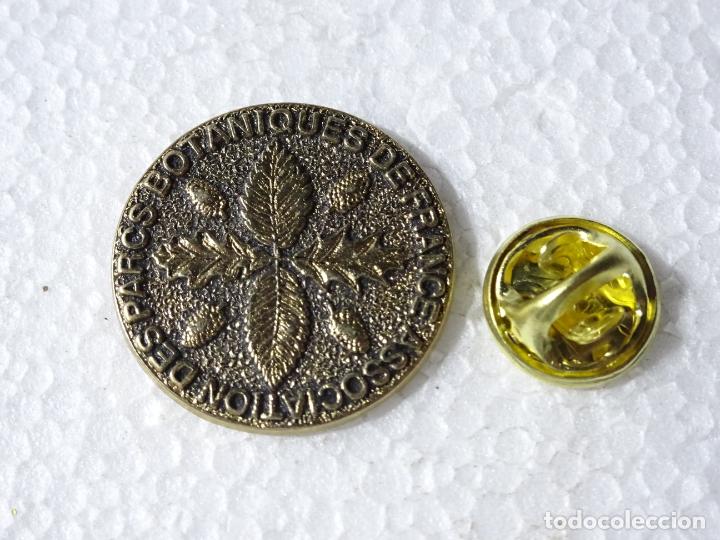 Collection pins: PIN DE TURISMO. ASOCIACI&Oacute;N DE PARQUES BOT&Aacute;NICOS DE FRANCIA. ECOLOG&Iacute;A NATURALEZA