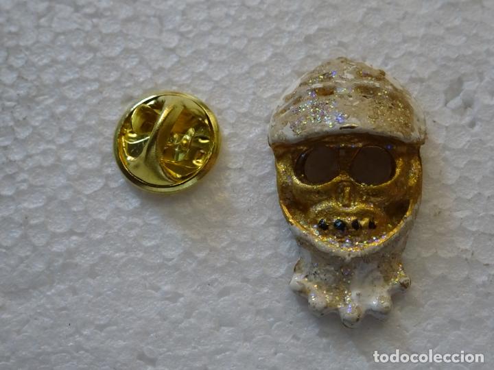 Collection pins: PIN CHARRO. CALAVERA CON YELMO ARMADURA