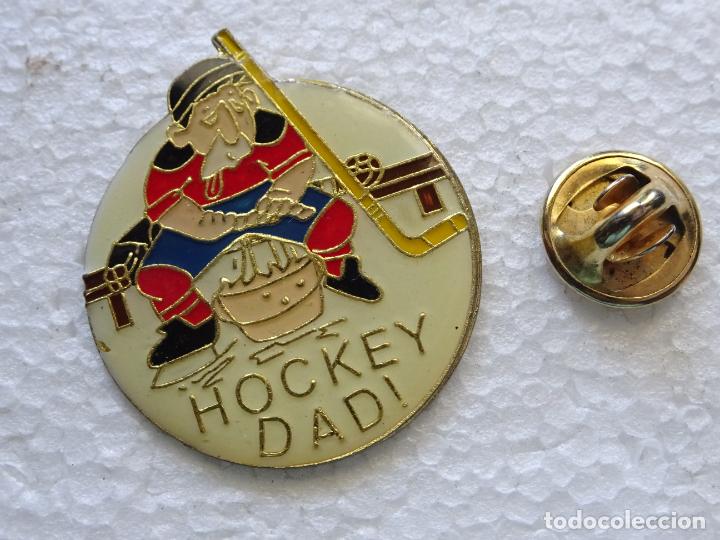 Pins e Spille di collezione: PIN DE DEPORTES. HOCKEY HIELO. PORTERO DAD. PAPI