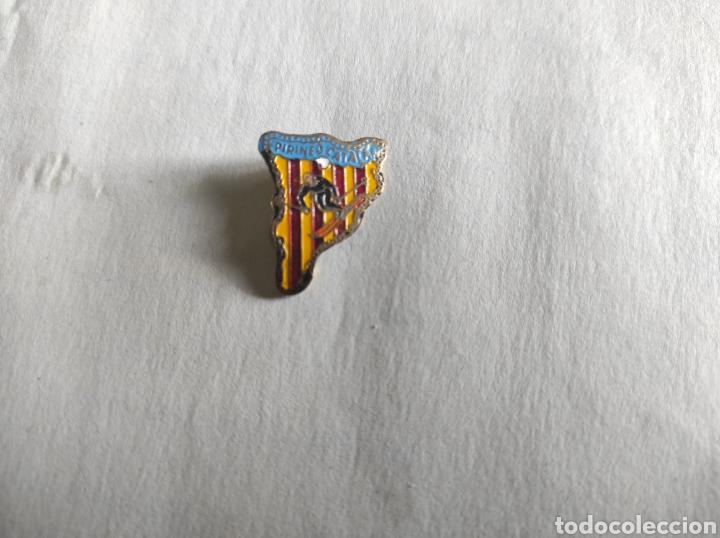 Pins de colecci&oacute;n: Pin ins&iacute;gnia Pirineu catalan esqu&iacute; aguja alfiler