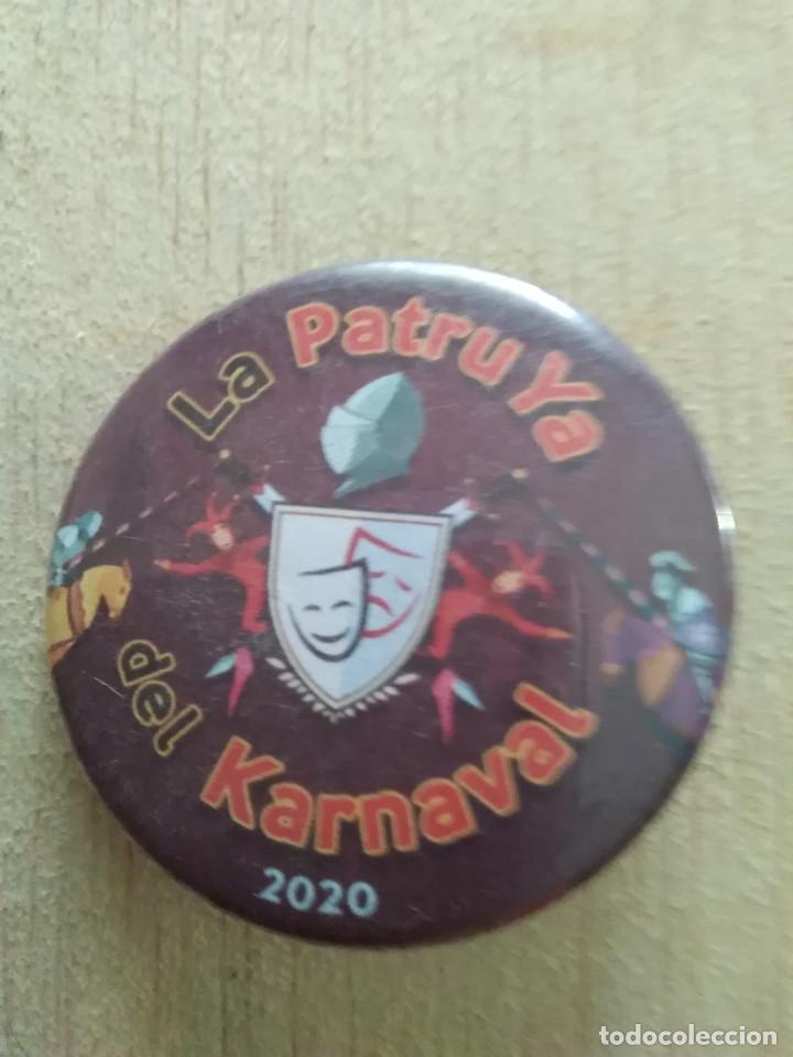 Pins de colecci&oacute;n: CHAPA CARNAVAL DE BADAJOZ 2020 LA PATRU YA DEL CARNAVAL