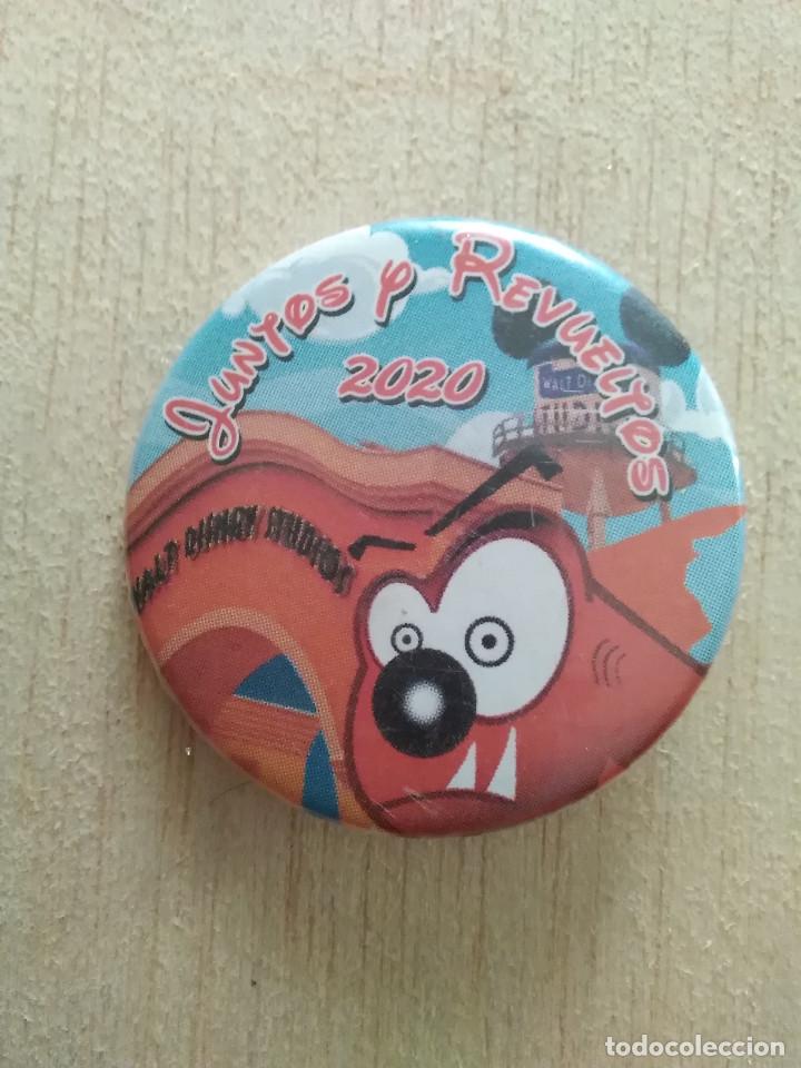 Pins de colecci&oacute;n: CHAPA CARNAVAL BADAJOZ JUNTOS Y REVUELTOS 2020