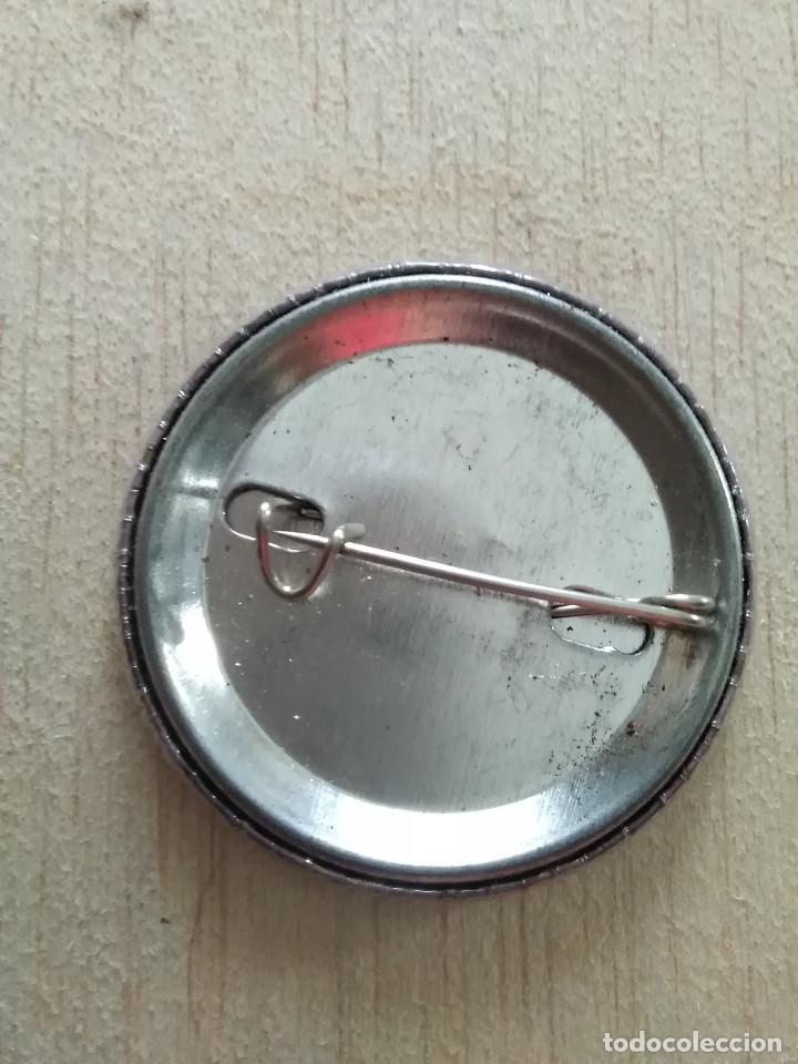 Pins de colecci&oacute;n: CHAPA CARNAVAL BADAJOZ LANCELOT 2020 - Foto 2