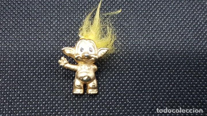 Pins de colecci&oacute;n: PIN TROLL DORADO CON PELO AMARILLO - Foto 1