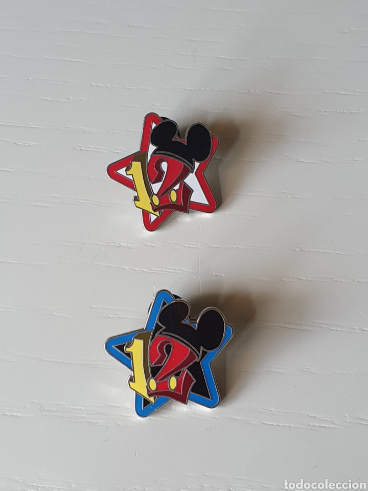 Pins de colecci&oacute;n: Pareja de pins conmemorativos a&ntilde;o 2012 Disney Orlando