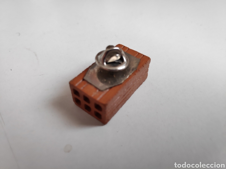 Pins de colecci&oacute;n: Pin Ladrillo construccion - Foto 3