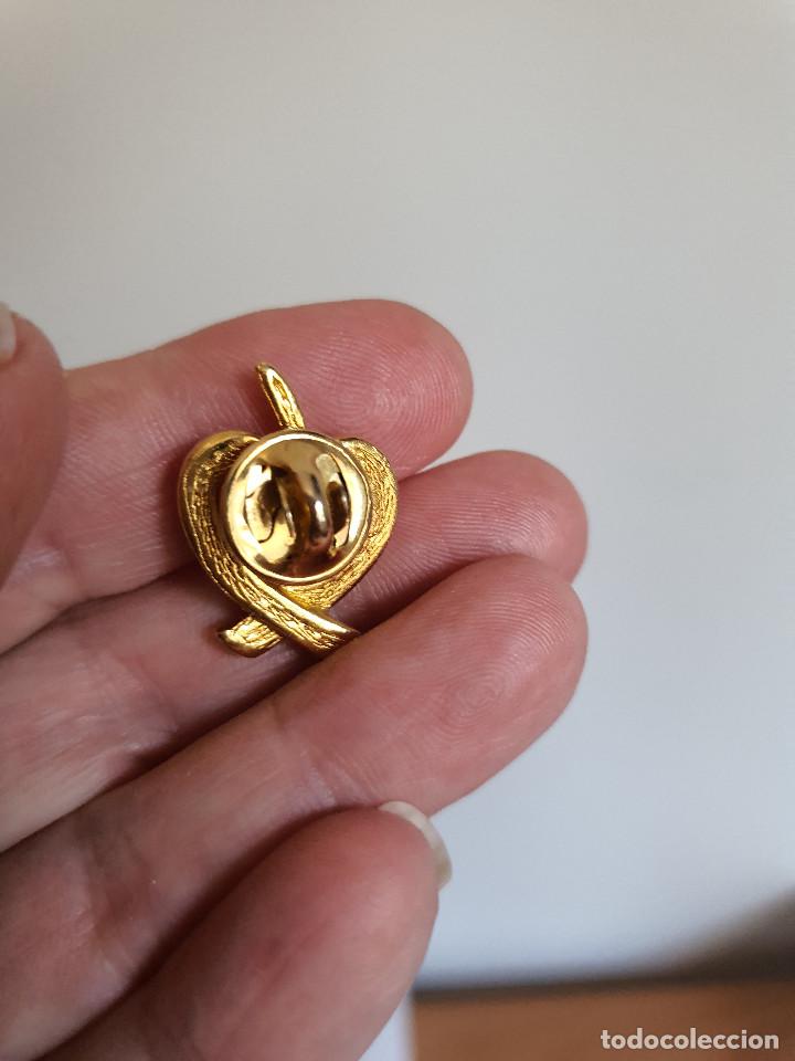 Pins de colecci&oacute;n: Pin Coraz&oacute;n en llamas. Nuevo - Foto 5