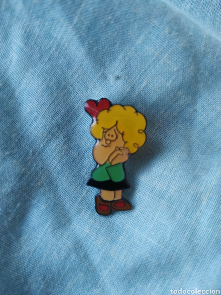 Pins de colecci&oacute;n: Pin personaje Mafalda Susanita badge