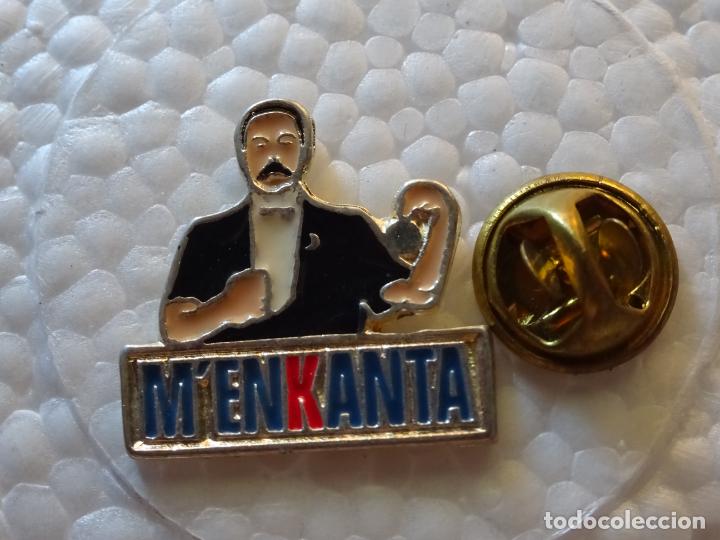 Pin's de collection: PIN M'ENKANTA. MARCAS DE ROPA ?