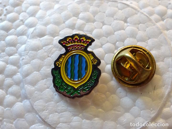 Collection pins: PIN DE TURISMO HER&Aacute;LDICA. ESCUDO HER&Aacute;LDICO DE ANDORRA LA VELLA