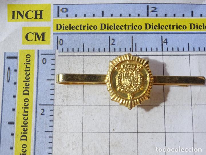 Sammlung von Pins: INSIGNIA ALFILER DE CORBATA. ESCUDO DE LA CASA REAL ESPA&Ntilde;OLA. DORADO
